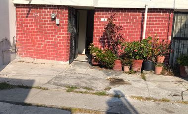SE VENDE CASA EN CIVAC , UNA SOLA PLANTA , 1 LUGAR DE ESTACIONAMIENTO