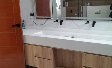 LA PLANICIE PRIMERA ETAPA 1500MT CASA 2 PLANTAS 4 DORMITORIOS
