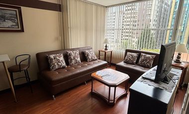 Arriendo suite amoblada en 6 de Diciembre y Portugal