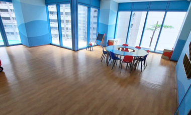 BIG 1 Bedroom Condo FOR SALE in Three Central Salcedo Village Makati