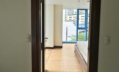 BIG 1 Bedroom Condo FOR SALE in Three Central Salcedo Village Makati