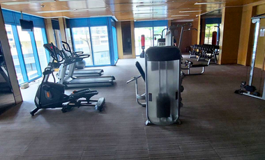 BIG 1 Bedroom Condo FOR SALE in Three Central Salcedo Village Makati
