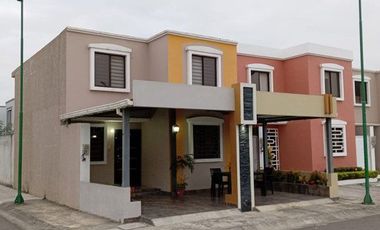 Se alquila casa esquinera en Babahoyo