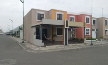 Se alquila casa esquinera en Babahoyo