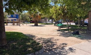 Oportunidad!!  Casa de 4 dormitorios y 2 baños en San Bernardo