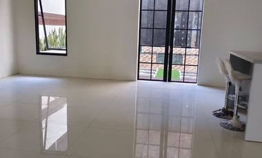 Dijual rumah royal residen, sudah  renov terima baru, bagus siap pakai