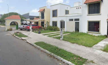 HERMOSA CASA EN REMATE EN C.62, GRAN SANTA FE, MÉRIDA, YUCATÁN