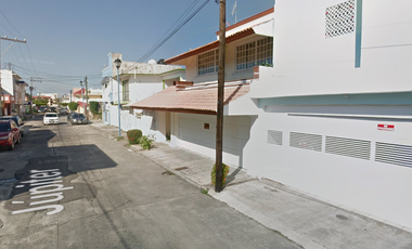 AMPLIA Y HERMOSA CASA EN JARDINES DE MOCAMBO BOCA DEL RÍO VERACUZ