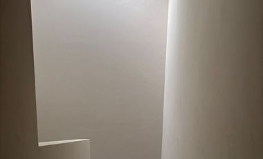 RENTA CASA NUEVA EN PRIVANZAS
