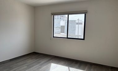 RENTA CASA NUEVA EN PRIVANZAS