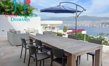 Casa en venta con 3 terrazas, alberca privada y vista al mar