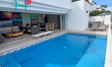 Casa en venta con 3 terrazas, alberca privada y vista al mar