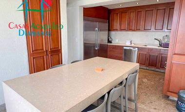 Casa en venta con 3 terrazas, alberca privada y vista al mar