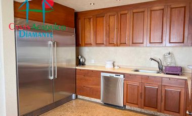 Casa en venta con 3 terrazas, alberca privada y vista al mar