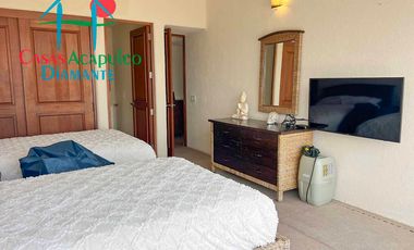 Casa en venta con 3 terrazas, alberca privada y vista al mar