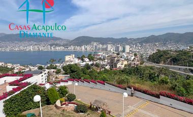 Casa en venta con 3 terrazas, alberca privada y vista al mar