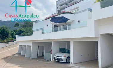 Casa en venta con 3 terrazas, alberca privada y vista al mar