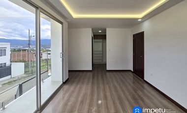 Se vende casa esquinera a estrenar al sur de la ciudad