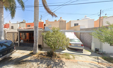 CASA EN VENTA EN EL FRACCIONAMIENTO CAMPO NUEVO DE ZARAGOZA EN TORREON, COAHUILA - SF