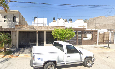 CASA EN VENTA EN EL FRACCIONAMIENTO CAMPO NUEVO DE ZARAGOZA EN TORREON, COAHUILA - SF