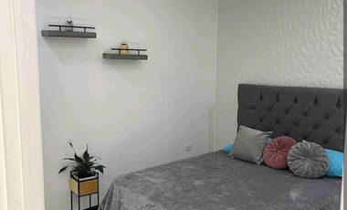 BONITA CASA DE DOS NIVELES CON TODOS LOS SERVICIOS
