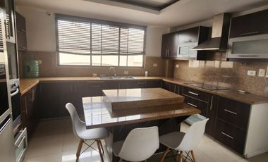 Samborondon, Renta de linda casa 4 dormitorios con piscina