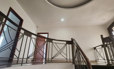 Samborondon, Renta de linda casa 4 dormitorios con piscina