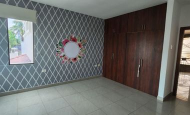 Samborondon, Renta de linda casa 4 dormitorios con piscina