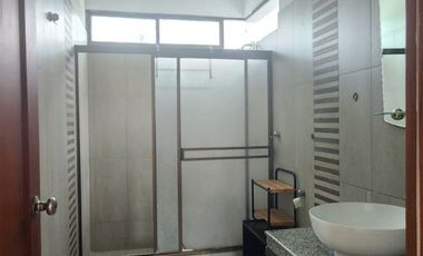 Samborondon, Renta de linda casa 4 dormitorios con piscina