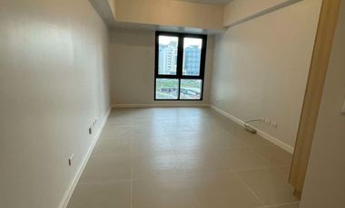 Studio Unit with Parking Slot at Viento at Cerca For Sale
