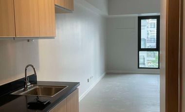 Studio Unit with Parking Slot at Viento at Cerca For Sale