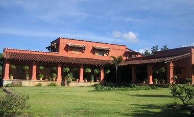 Súper casona de adobe 4 recamaras 5 baños a 10 min. del Tule.