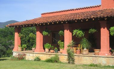 Súper casona de adobe 4 recamaras 5 baños a 10 min. del Tule.