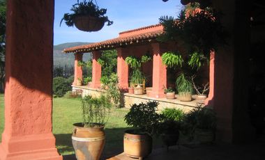 Súper casona de adobe 4 recamaras 5 baños a 10 min. del Tule.