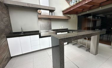 Lujoso departamento con preciosa área social en Chacarilla  🏡💫