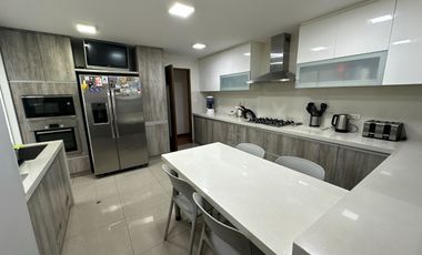 Lujoso departamento con preciosa área social en Chacarilla  🏡💫