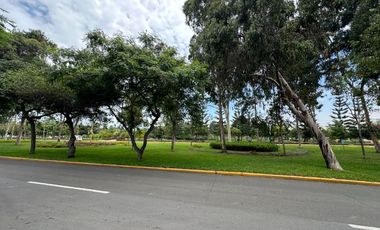 Lujoso departamento con preciosa área social en Chacarilla  🏡💫