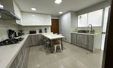 Lujoso departamento con preciosa área social en Chacarilla  🏡💫