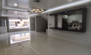Aaa Casa en Venta en Privada en Colón Echegaray!