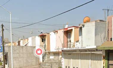 GRAN CASA EN PASEO ARENAL 41, EN PASEOS TULTEPEC 2!!