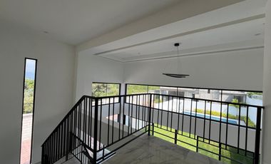 CASA EN VENTA, CON ALBERCA, EN OAXTEPEC, MORELOS