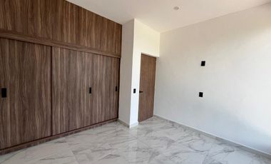 CASA EN VENTA, CON ALBERCA, EN OAXTEPEC, MORELOS