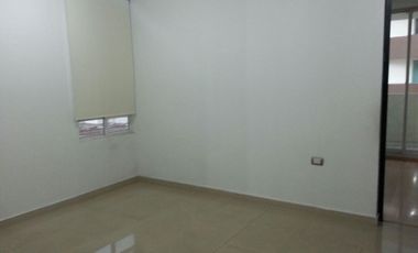 Rento departamento en la Avenida Forjadores muy cerca de Plaza San Diego