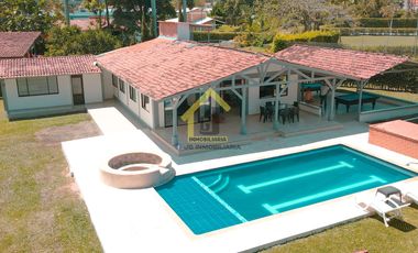 SE VENDE CASA CAMPESTRE CERCA A MANIZALES