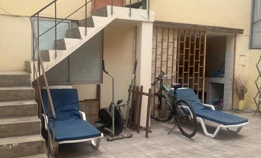 VENDO AMPLIA CASA EN CEDROS DE VILLA , CHORRILOS
