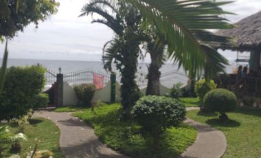 BEACHFRONT HOUSE AND LOT ID 14957