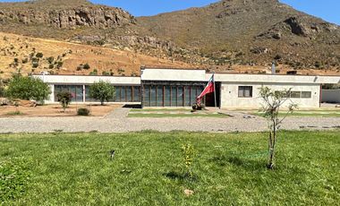 HERMOSA CASA EN PARCELA