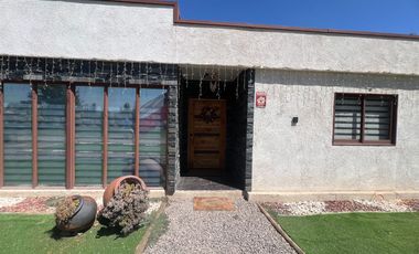 HERMOSA CASA EN PARCELA