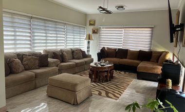 HERMOSA CASA EN PARCELA
