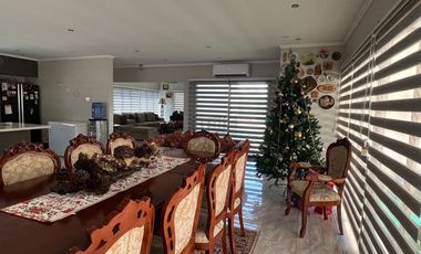 HERMOSA CASA EN PARCELA